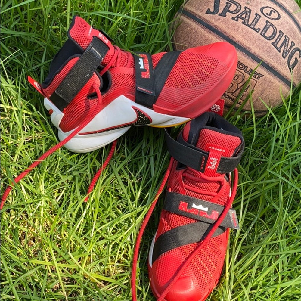 Lebron James Nike shoe #23 size 8